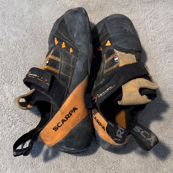 Scarpa Men's Black and Orange Athletic Shoes - Picture 1 of 2